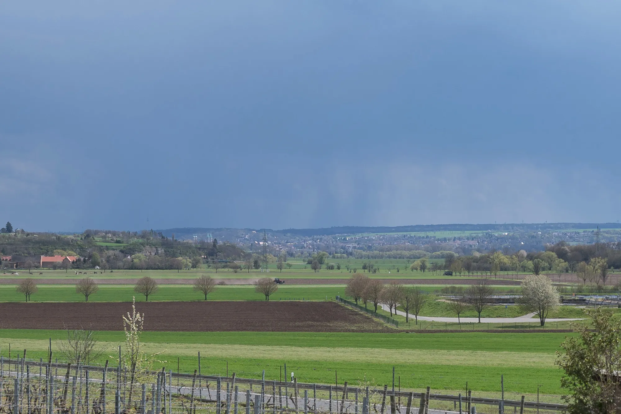 Terrasse des Gästehauses mit Blick ins Unstruttal